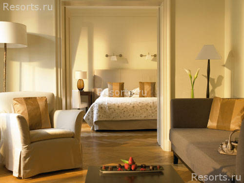 Savoy Hotel 33